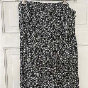 Old Navy Black and White Patterned Maxi Dress